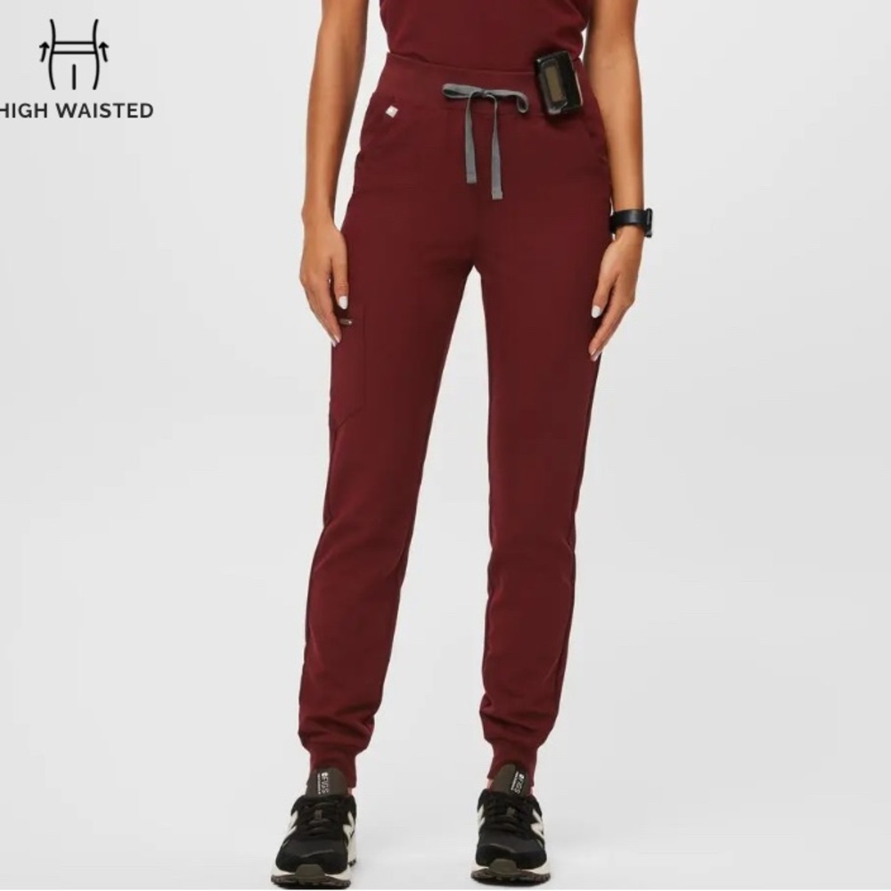 Figs Zamora high waist jogger Scrub pants Medium Petite Burgundy